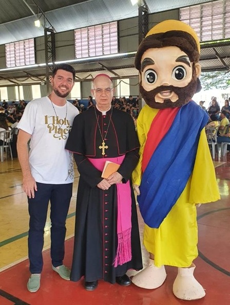 Foto do Fundador com o Arcebispo de Ribeirão Preto